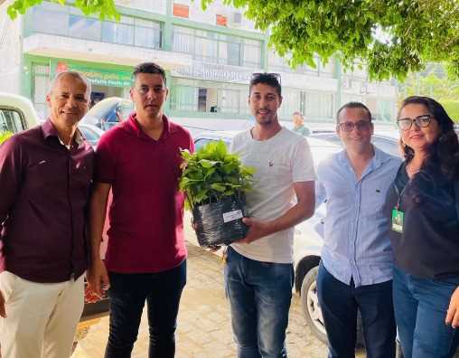 Camacã: Prefeitura chega a marca de 35 mil mudas de Cacau distribuídas para pequenos agricultores
